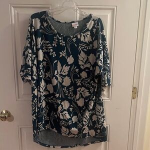 Women’s Black Floral Short-Sleeve Tunic Top